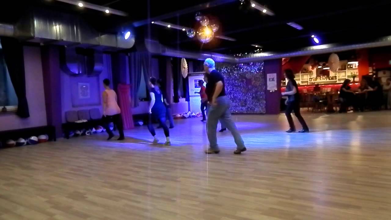 dance.base Blick auf Bar